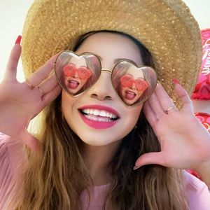 Meet your Posher, Evelyn